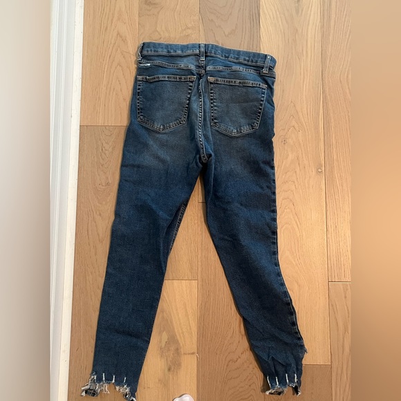 TOPSHOP Distressed Mid-Wash Leg Jeans - Picture 4 of 6